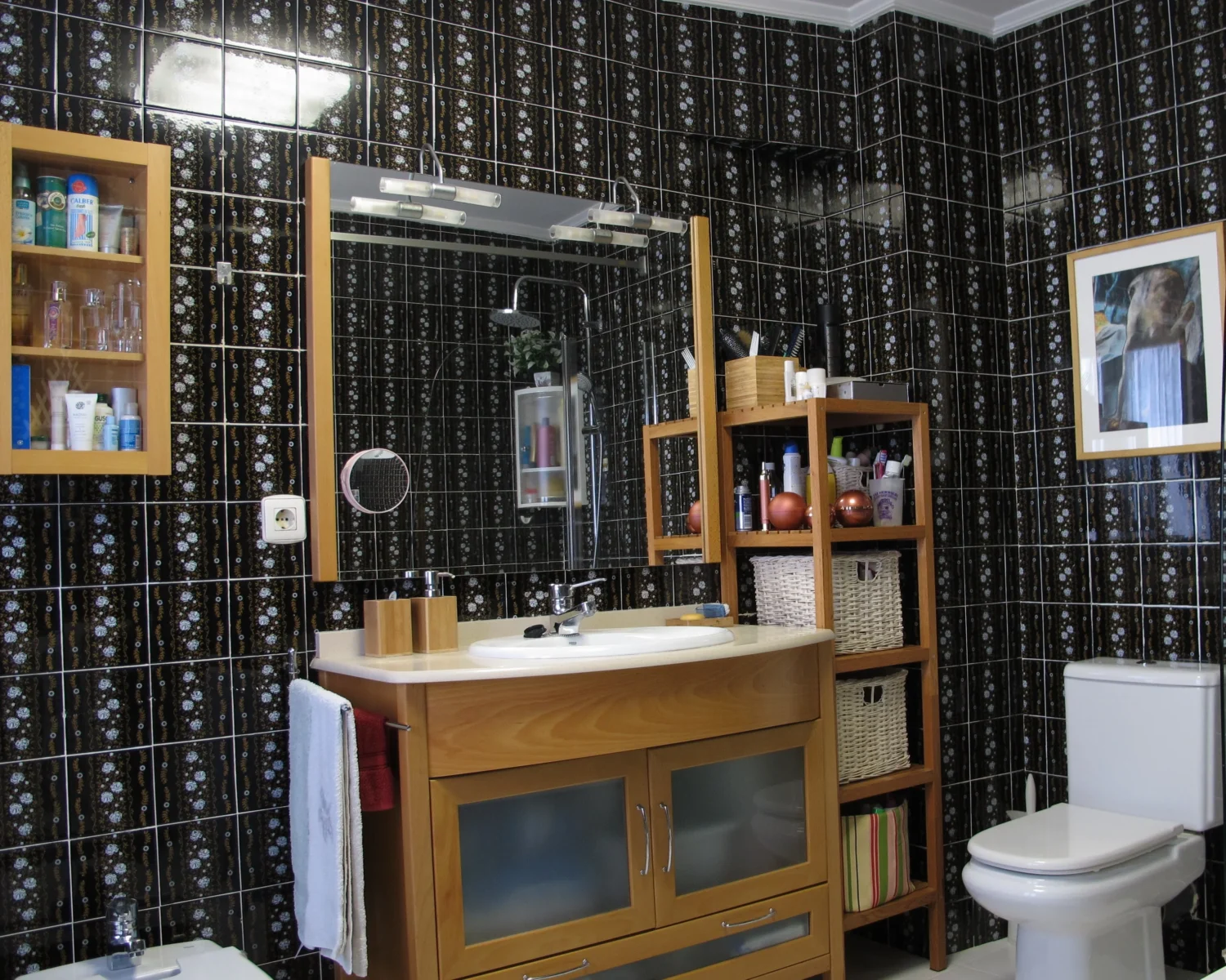 VIVOMICASA-interiorismo-accesible-pintar-baño-manos-a-la-obra-7-1 vaso verde navideño